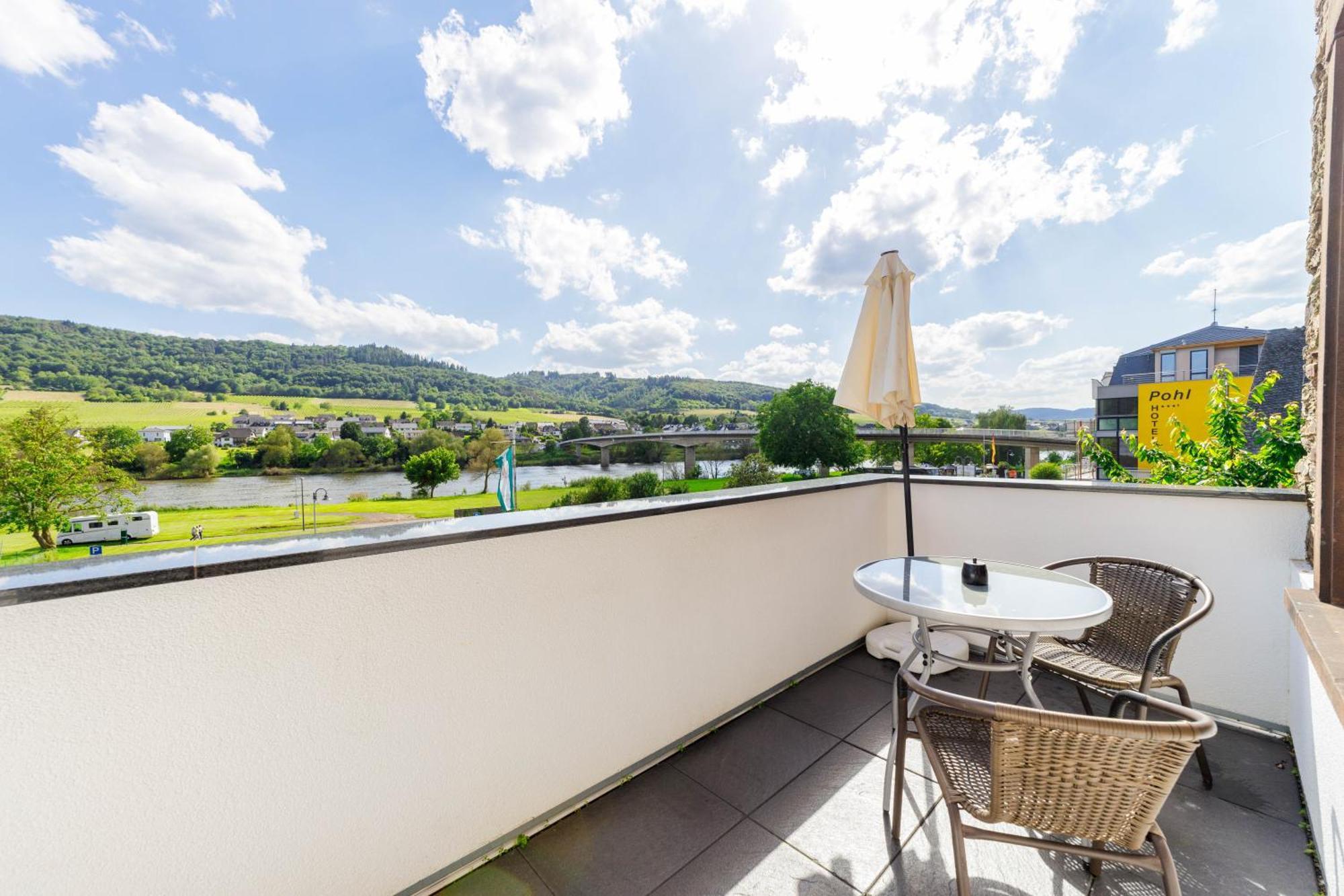 Moselstern Appartements Kinheim Buitenkant foto